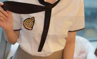 模范学院 – 唐琪儿il的双马尾：图库精选，猝不及防的青春气息扑面来。