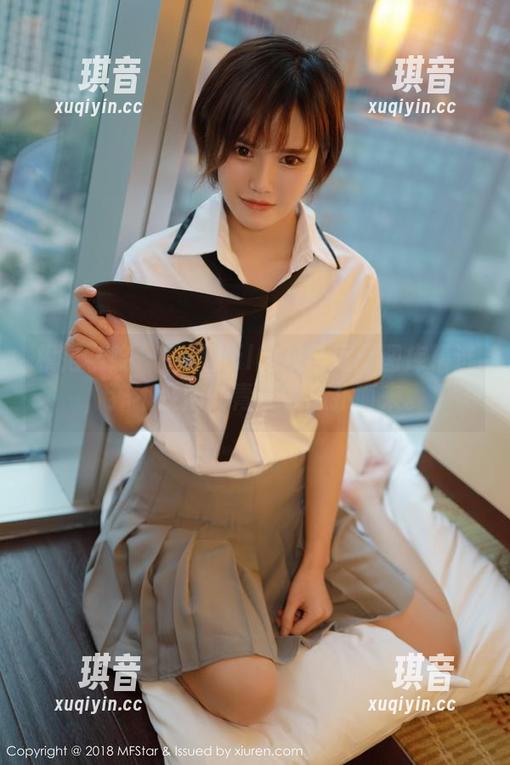 模范学院 - 唐琪儿il的双马尾：图库精选，猝不及防的青春气息扑面来。