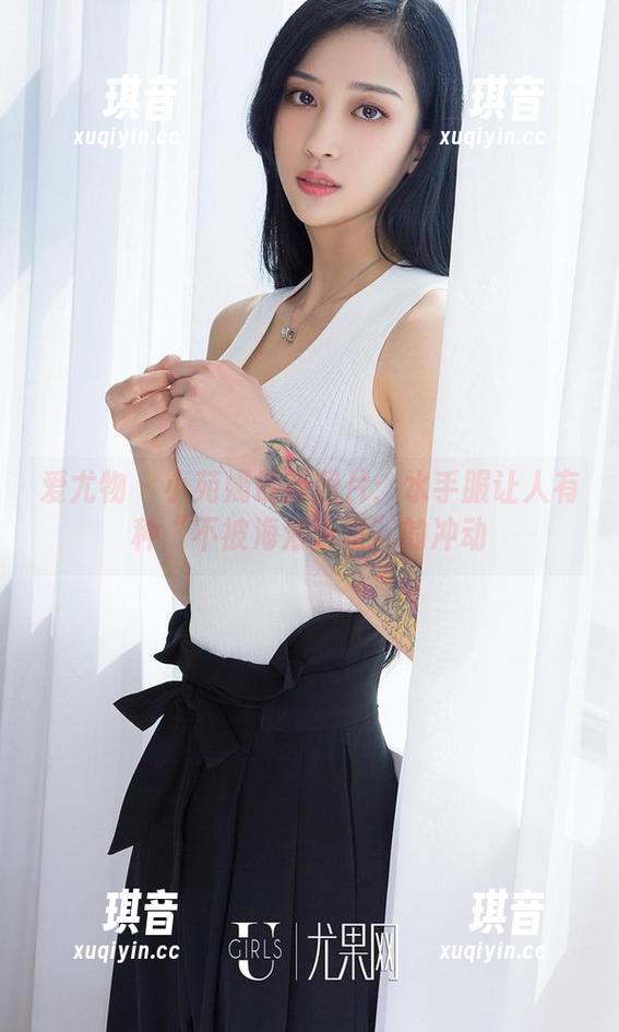 爱尤物 - 小苑嫣最新照片：水手服让人有种“不被海浪吞没”的冲动