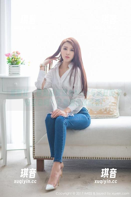 爱蜜社 - 你见过张思允Nice与浴缸的友好互动吗？下载图包试试看！