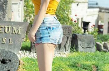 爱蜜社 – 下载芝芝Booty的高跟鞋图集，保准你对鞋子有新认识，哈哈