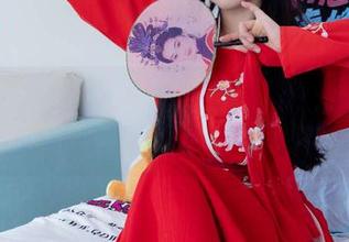 物恋传媒 – 嘟嘟的水手服图集：海风撩裙带，不怕妹子泼水喔！