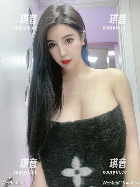 微密圈 - 精选写真里的猪小七，天台上的她让空气都变得特别。