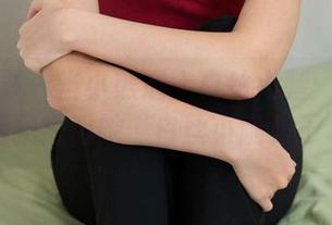 甜予摄影 – 当小熊遇上白丝小腿：我觉得以后我得叫她“白丝小腿女王”！