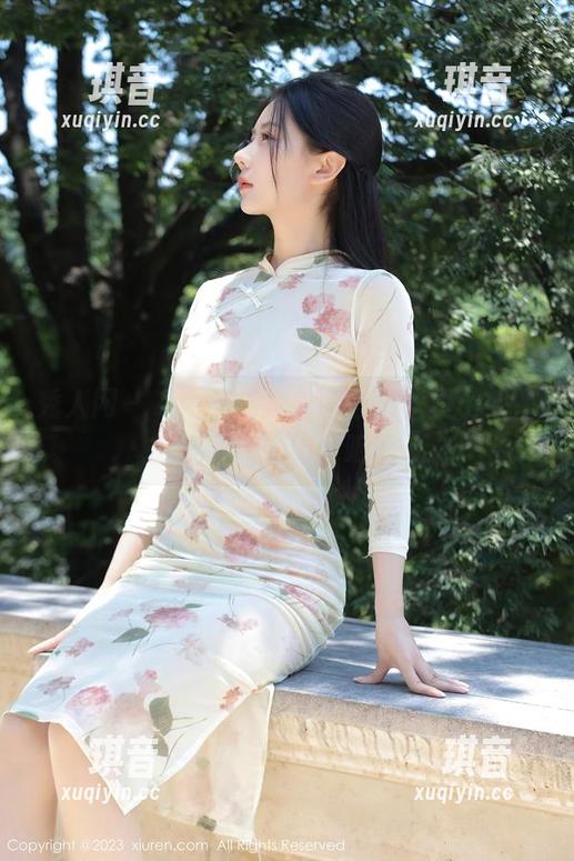 秀人网-Zoe柚柚 秀人网 - Zoe柚柚拍美图也很认真,姐姐的魅力从未如此明显。