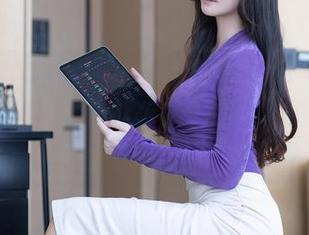秀人网 – “summer宝宝女仆”图集：你能想象下一位超能力是假装擦桌的女仆吗？