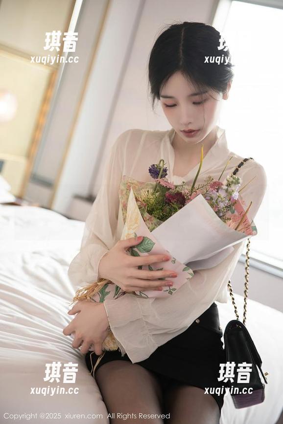 秀人网-伊小七MoMo 秀人网 - 透明作品集,我心目中的伊小七MoMo写真,噢