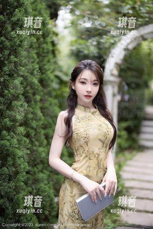 秀人网 - 看！周慕汐fairy如何将职场制服OL变成主宰‘写真’的女神，图包请自取！