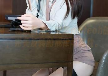秀人网 – 私房图集：安然maleah的修女，完美反转的戒律与随性。