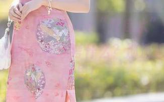 秀人网 – 张思允Nice“死库水”原图，水下的她好像在思考什么？那波浪…有点意思！