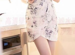秀人网 – 高清壁纸系列：过滤水手服的引力场—哈哈，难以抗拒的汐汐爱吃草莓!