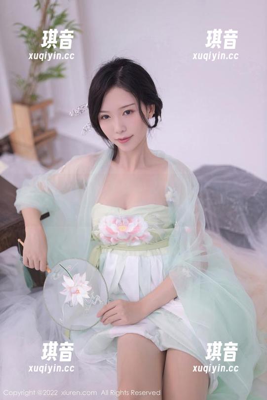 秀人网 - 璀灿，能不能把这和服壁纸做成贴纸，我要满大街走！