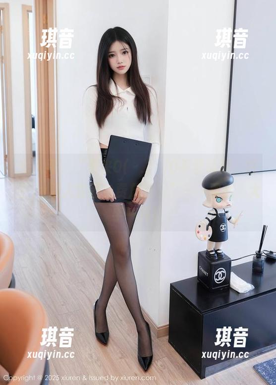 秀人网 - “快来O(∩_∩)O不要犹豫，白芷yy双人套图免费放送！”——那就，大手一挥！