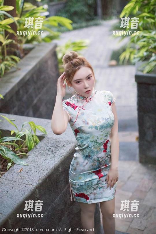 秀人网 - 来！看陈雅漫VICKY抢占泳池风头，写真合集开启水波荡漾模式！