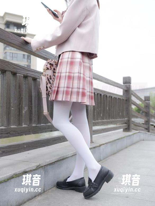 紧急企划 - 福利大召唤！小恩的厚白丝图集，白得我都想自带标志说‘请勿打扰’！