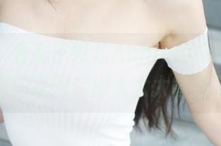 美媛馆 – 看看子纯儿Annie的棉袜套图,光亮的房间变得太太太普通了。