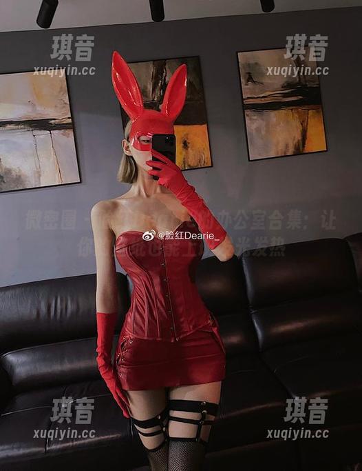 微密圈 - 脸红Dearie的办公室合集：让你的壁纸也能上班发光发热