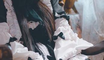 一不小心就看到落落Raku的美脚原图福利，大写的服！
