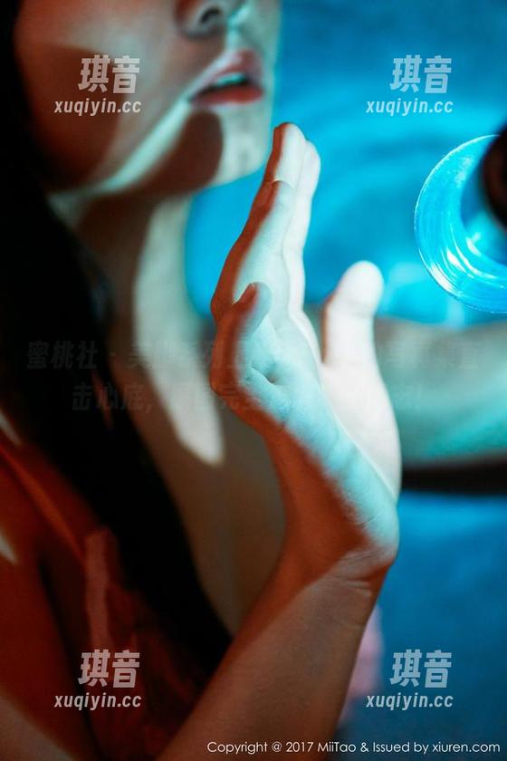 蜜桃社 - 美脚系列上线，Rola的写真集直击心底，原图完全磨平我的意志！