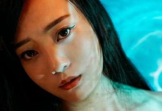 蜜桃社 – 浴缸里的初月：图库分享，水花四溅的日常！