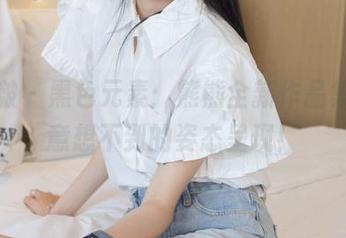 袜啵啵 – 黑色元素：熊熊全新作品集，以意想不到的姿态呈现！