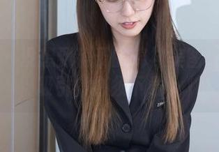 袜啵啵 – 没想到稚予的棉袜美图居然这么吸引，必须下载！