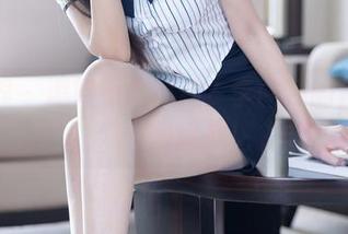 语画界 – 渴望原图福利？李丽莎的日常在你面前绽放！