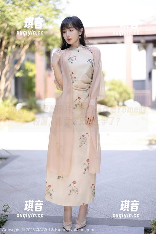 语画界 - 更新图片：看到杨晨晨Yome的校服，我竟然又想上学了？