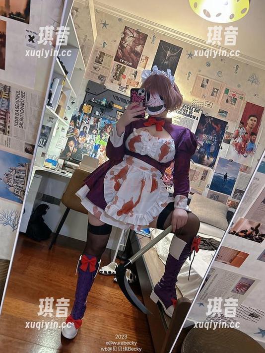 在贝贝琪Becky的浴缸私拍中，是否觉察到了别样的氛围？