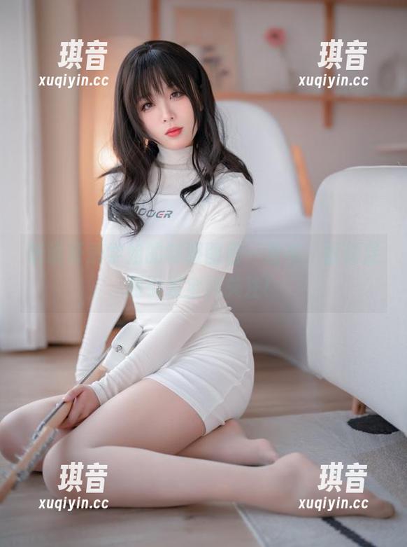 听说轩萧学姐的制服图包一发布，福利立刻引发全网关注！