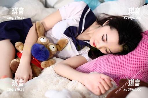 轰趴猫 - 更新原图时发现，棉袜也是陈雅漫的一部分