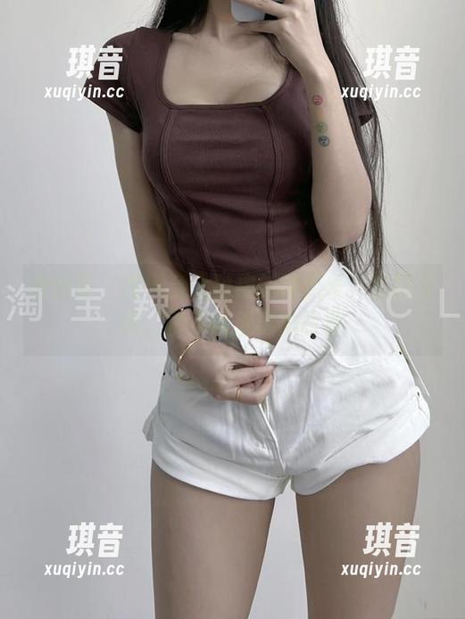 微密圈 - 在天台上犯傻的陈佩奇，定制写真，能不能别真的认真