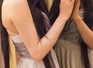 青豆客 – 施忆佳Kitty酱高清泳装作品——敢问这哪里的海啤酒好喝？